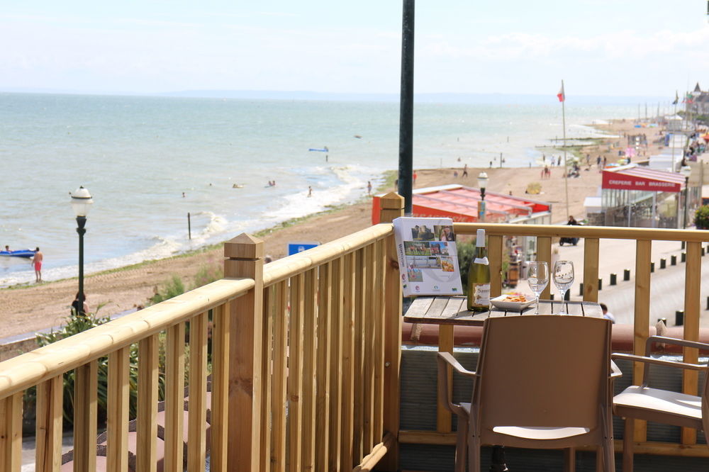 Saint Aubin Logis Hotel & Restaurant Exterior foto