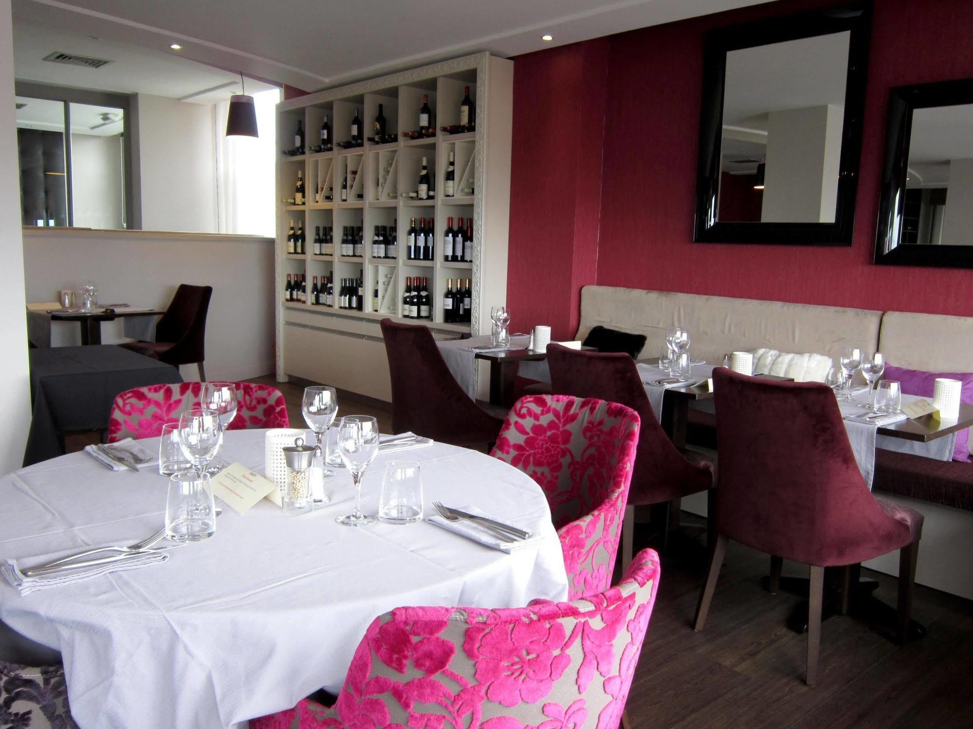 Saint Aubin Logis Hotel & Restaurant Exterior foto