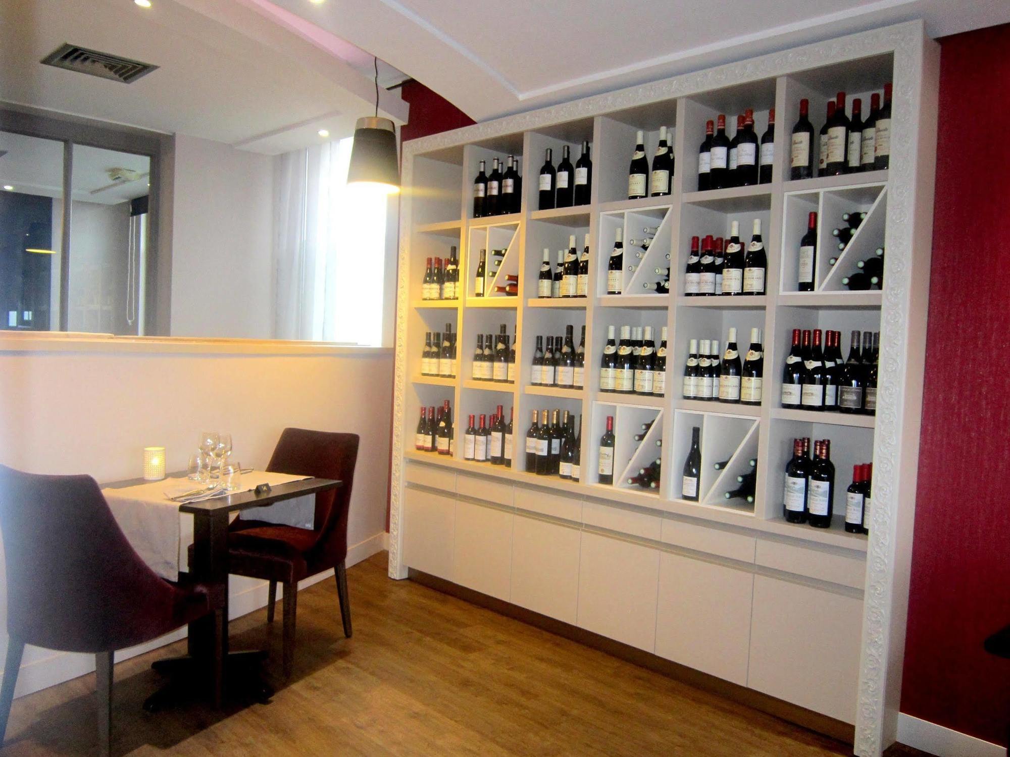 Saint Aubin Logis Hotel & Restaurant Exterior foto